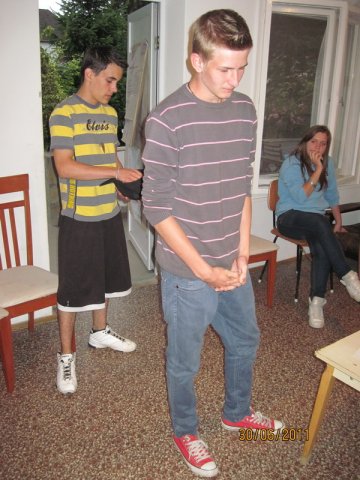 2011 036